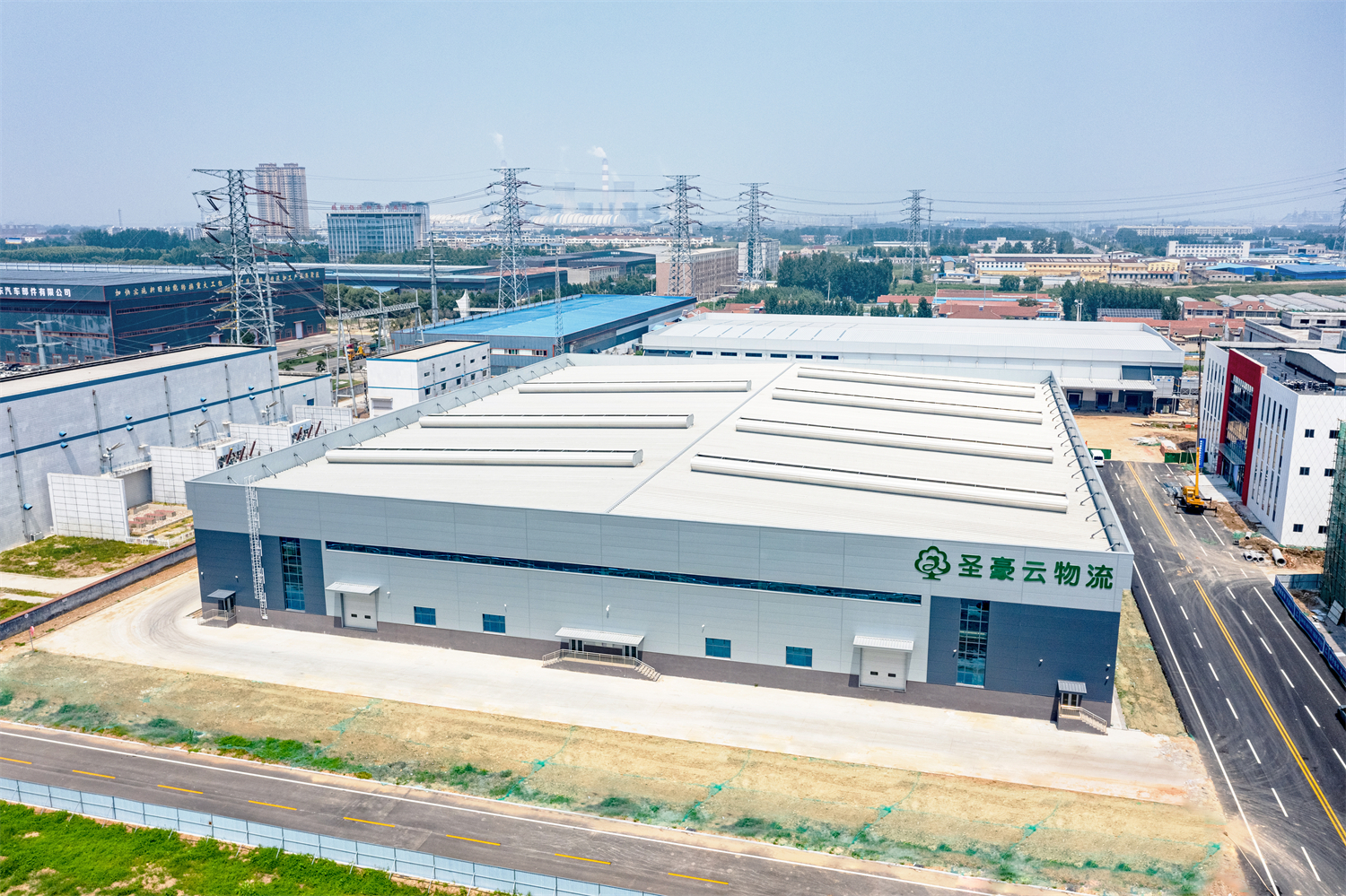 With equal emphasis on function and beauty, green building materials help the construction of logistics center(图3)
