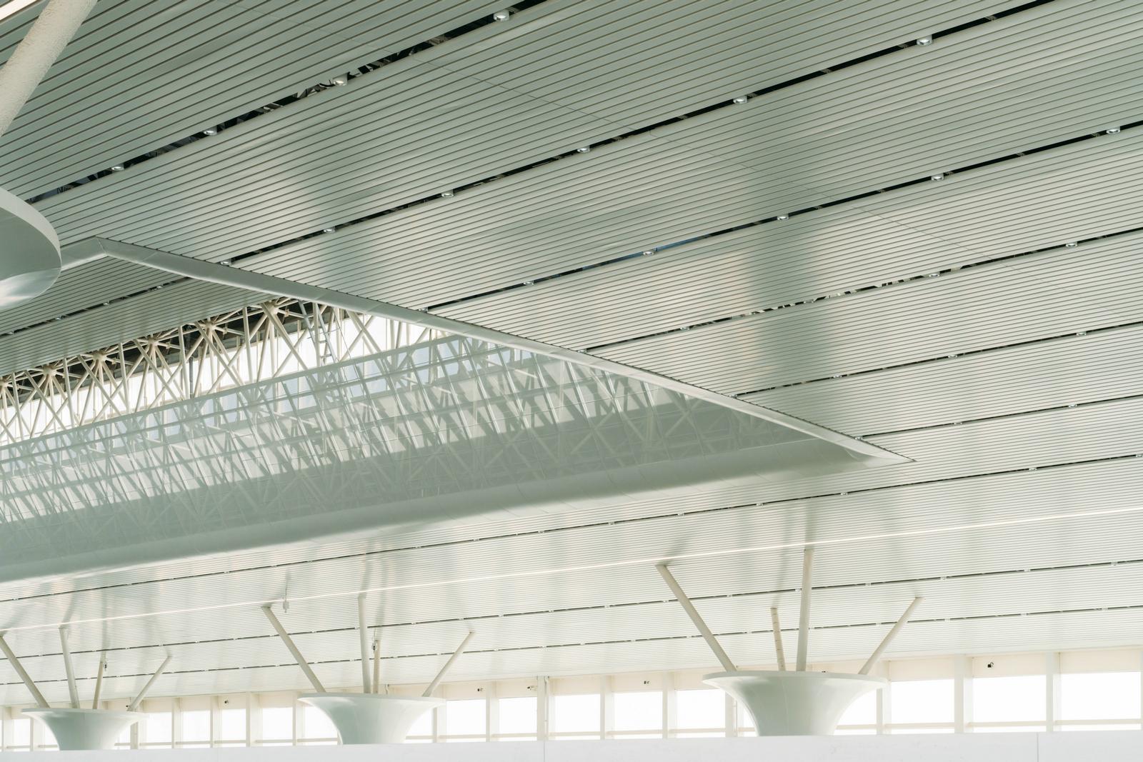 济南遥墙机场北指廊的屋面设计(图15)